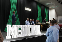 Centro Universitário IDEAU realiza Solenidade de Instalação Oficial do curso de Medicina com entrega de jalecos sobre a presença de autoridades regionais e nacionais